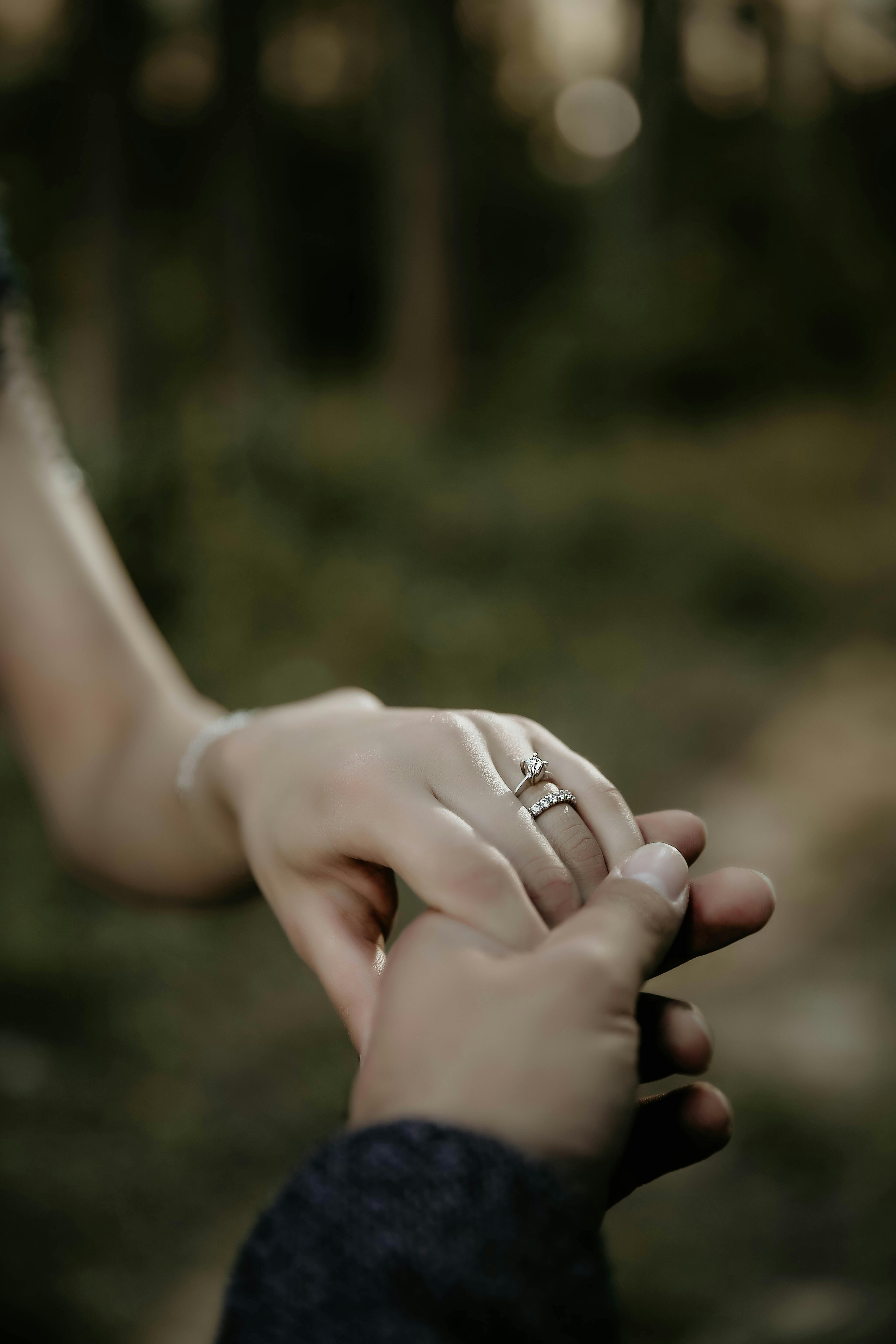 Split payment engagement rings for Modern Couples Seeking Affordable Elegance and Timeless Style